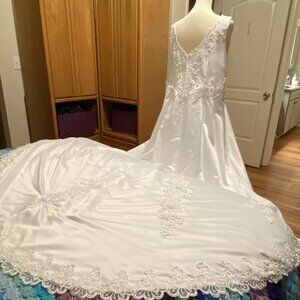 #23) Wedding Gown: Regal Elegance
